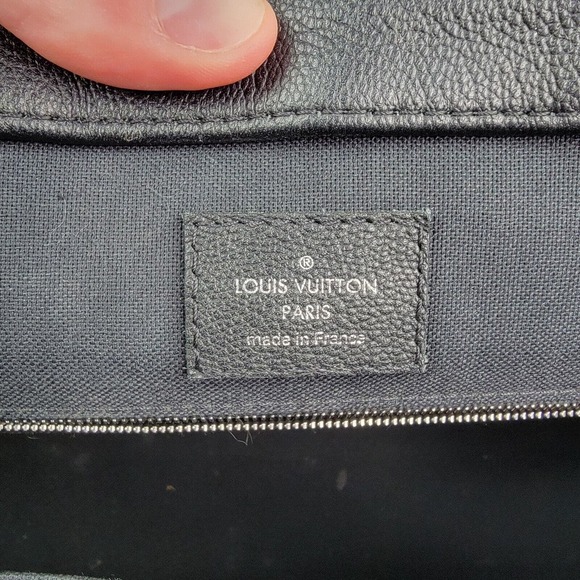 Louis Vuitton Epi Vaneau MM 2Way Black Business Bag Ladies Work Bag AR4146 - Picture 13 of 16